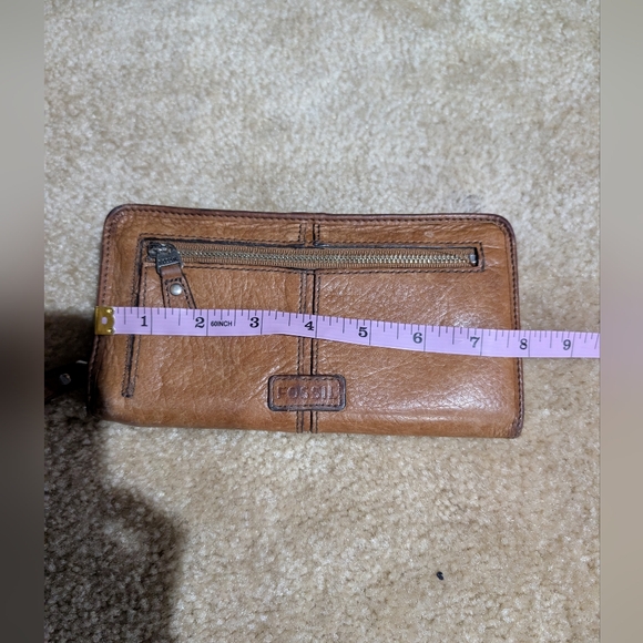 Fossil Brown Leather Zip Wallet with Keyhole Plaque - Picture 7 of 8